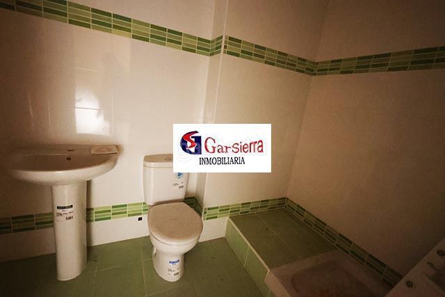 Foto 7ddbe703-1119-434d-afbb-f629fdd73c5f. Edifici a Tiemblo (El)