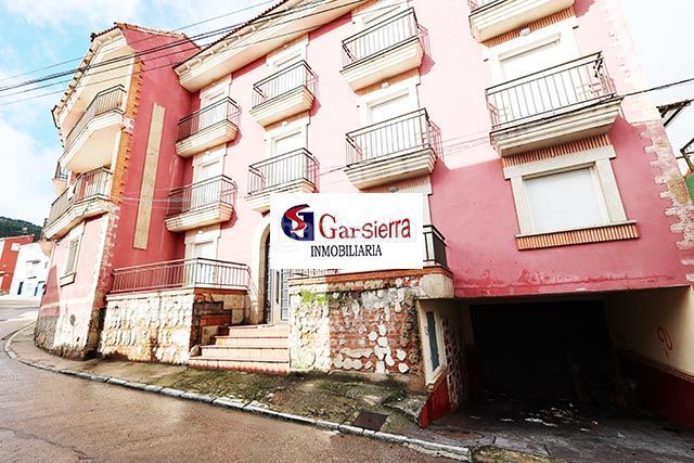 Foto bb580316-3089-4dc4-8069-3ed80507b158. Edifici a Tiemblo (El)