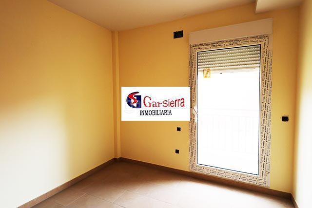 Foto bf07325d-bc66-466b-bc3f-e1e21a4ac1f6. Edifici a Tiemblo (El)