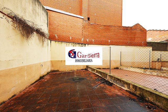 Foto c933ffa5-5a2a-46dc-b7f1-cb2a54cebbc5. Edifici a Tiemblo (El)