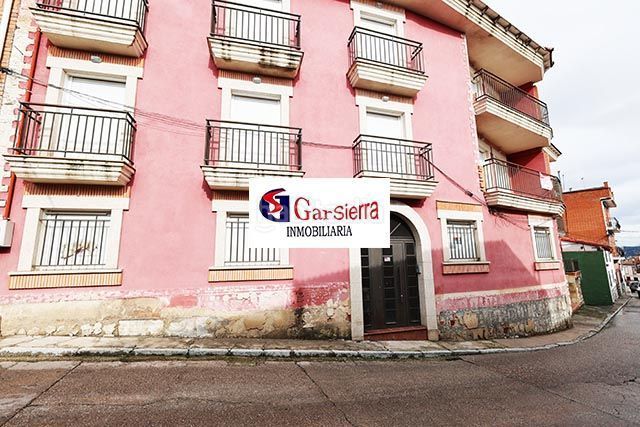 Foto ddede544-5e21-4b2b-a3f6-e45bd6fd03b2. Edifici a Tiemblo (El)