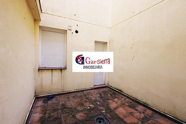 Foto ee9d831e-a96b-4bf5-9fca-6b4b97c17132. Edifici a Tiemblo (El)