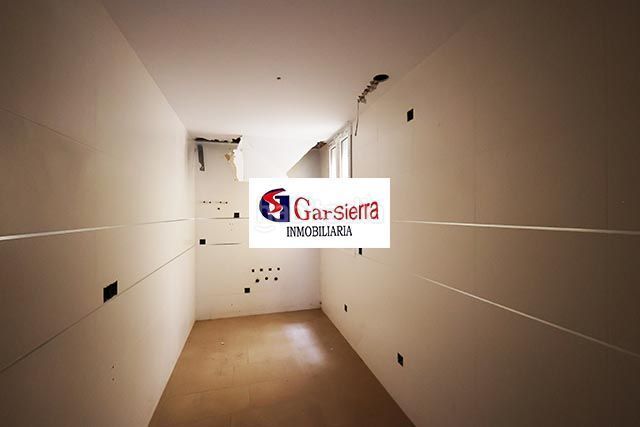 Foto f560c3bf-b494-4f08-8c8f-cf280cb1f230. Edifici a Tiemblo (El)