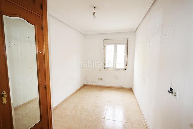 Foto e8cd25ff-b9c5-4665-b576-b8aa3e00e663. Pis amb calefacció a Numancia Madrid