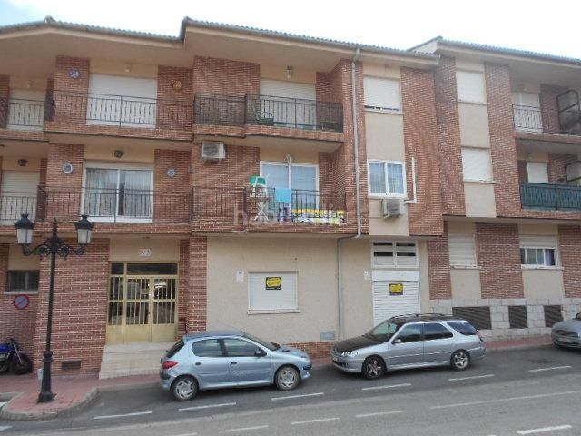 Foto 1cb0f204-ad00-460f-91a3-093e05a7ff19. Local comercial estupendo local de una planta en Santa María del Tiétar