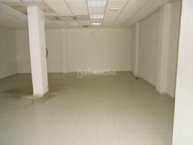 Foto b02b99a8-61a3-4e1d-99b8-a2ed0b8099b3. Local comercial estupendo local de una planta en Santa María del Tiétar