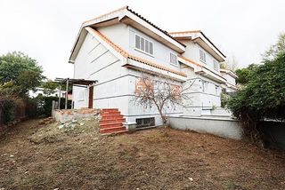 Casa in Centro. Estupendo chalet pareado