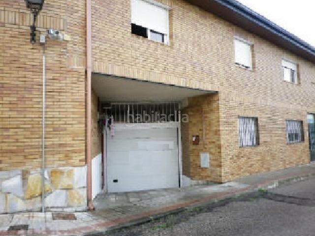 Foto 4b1c8dab-25bc-449c-9ebf-ec5fdd8f4c5a. Aparcament cotxe a Colmenarejo