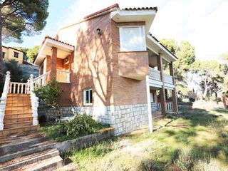 Maison à San Martín de Valdeiglesias. Gran chalet independiente