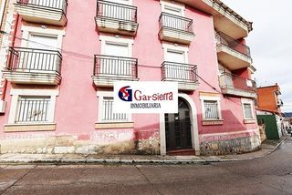 Gebäude in Tiemblo (El). Gran edificio