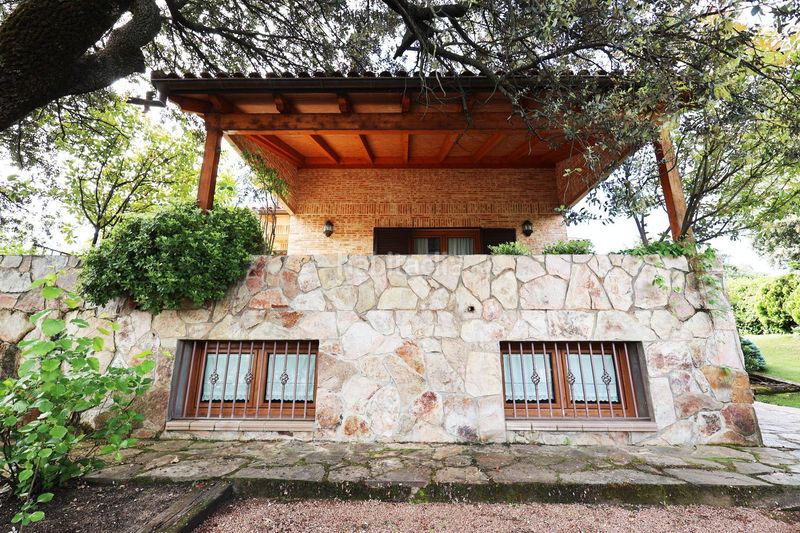 Foto d7710382-d36b-4ab7-9bd1-5e24deab469f. Casa amb calefacció a Colmenarejo