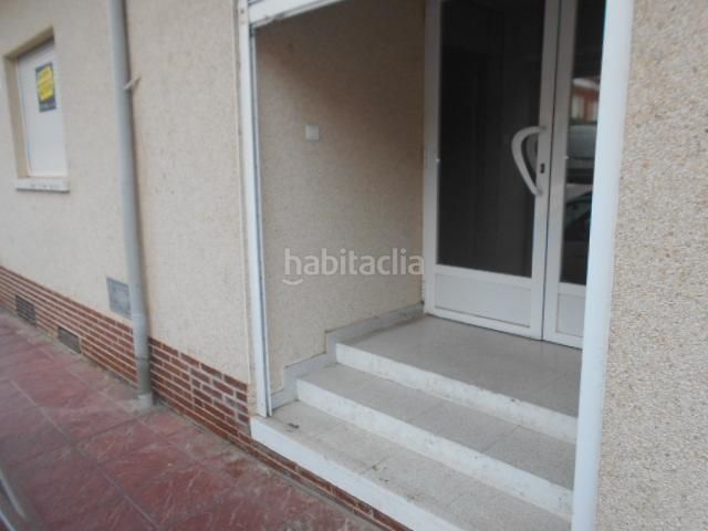 Foto a3066339-bff3-416b-bc88-9a6c0878ce56. Local comercial estupendo local de una planta en Santa María del Tiétar