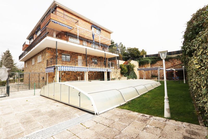 Foto 43f508aa-83bb-4d48-aa32-e0714dfbfdaa. Casa amb calefacció piscina a Colmenarejo