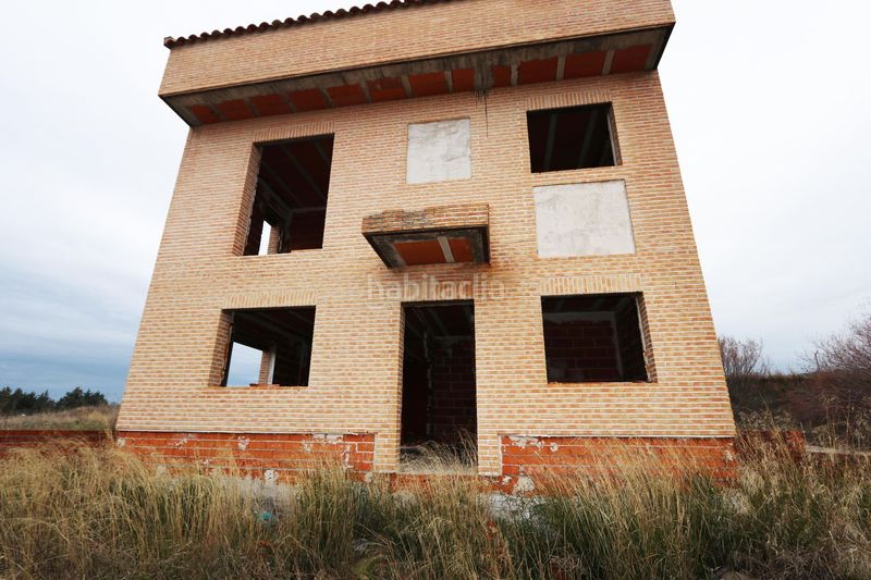 Foto 9a96cfbf-fe07-4f0e-b692-30d7d3be7d68. Edificio gran chalet en Nombela