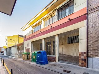 Local Comercial en Fuensalida. Gran local