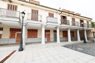 Local Comercial a Venturada. Gran local