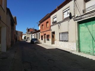 Casa a Puebla de Almoradiel (La). Chalet adosado en casco urbano
