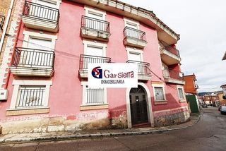Edifici a Tiemblo (El). Gran edificio