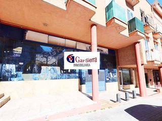 Local Comercial a Estación-Psiquiátrico San José. Gran local