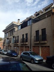 Duplex à Velilla de San Antonio. Gran duplex