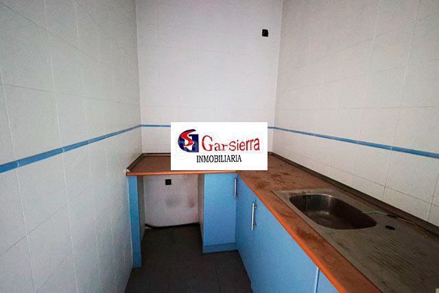 Foto a2de244a-01d3-43af-8949-79f3d3de2338. Local comercial a Sector 3 Getafe