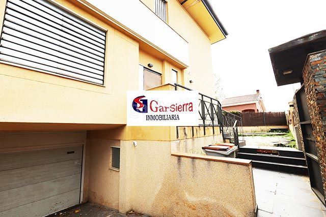 Foto 2ecb91dd-a7ad-4c74-82da-de332c3dc177. Casa amb calefacció piscina a Corralejos-Campo de las Naciones Madrid