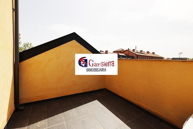 Foto e17ff56e-4d44-434f-b2a9-d36f412267ed. Casa amb calefacció piscina a Corralejos-Campo de las Naciones Madrid