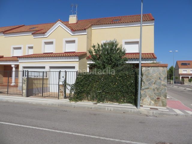 Foto cabdd4a0-bd13-4fc5-aefd-d6494fb772ea. Haus mit heizung in Albarreal de Tajo