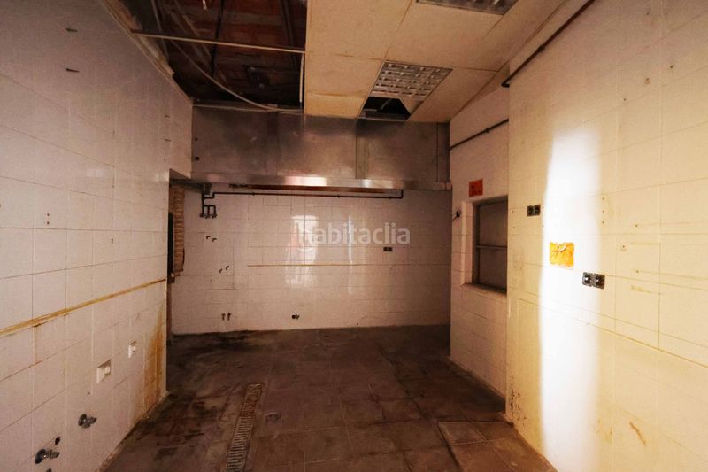 Foto b4dd9d16-7a39-4b3e-85e7-cc689c17656a. Edificio estupendo edificio en Torres de la Alameda