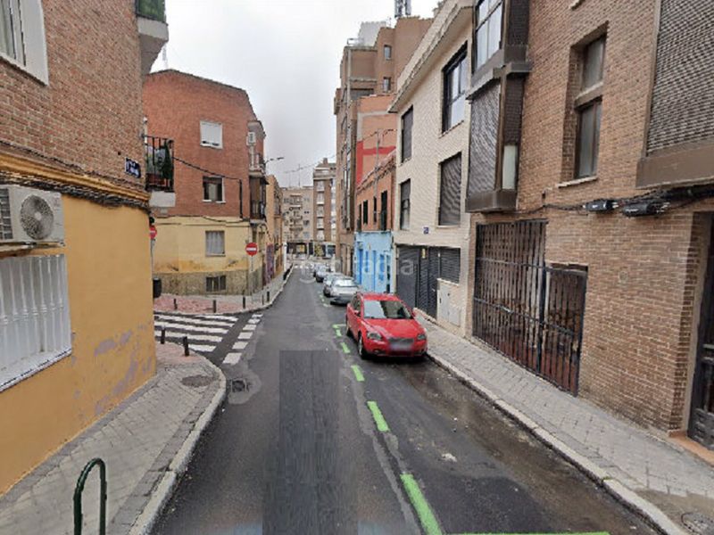 Foto 5289e1d1-3cdc-45fa-ad97-18cf46fd977b. Aparcament cotxe a Valdeacederas Madrid