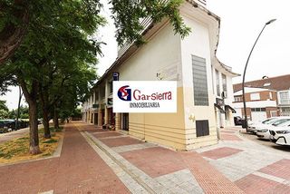 Local commercial à Sector 3