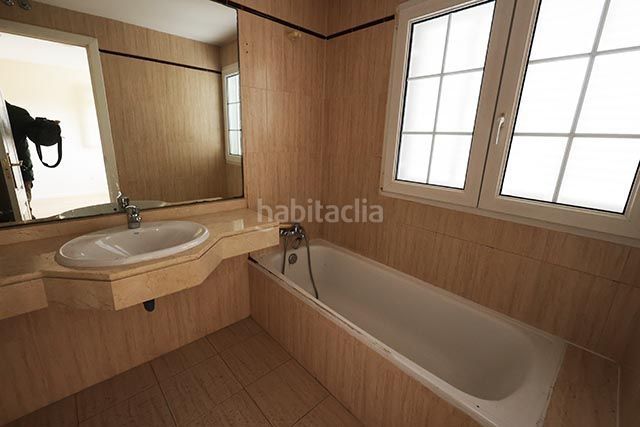 Foto dab76e73-74bc-4571-bd0a-3902fd1a3856. Casa amb calefacció piscina a Centro Moralzarzal