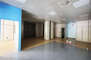 Local Comercial en Parque Europa-Los Pitufos