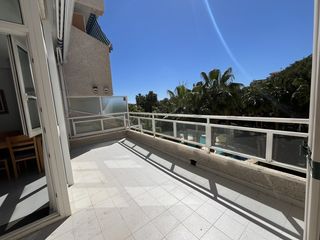 Pis a Calle samaniego 22. Piso con gran terraza en los altos de campoamor