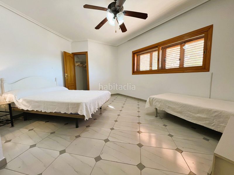 Foto cc252334-e3b7-424d-947d-7bcbed5a094e. Xalet amb piscina a Campoamor Orihuela