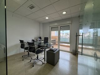 Pis  Calle aire. Oficina con opción a convertir en apartamento de 2 habitaciones