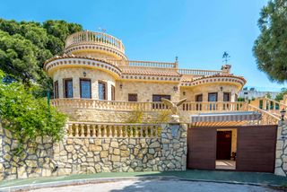 Xalet a Calle miguel hernandez-campoamor 23. Chalet de lujo a 300mts de la playa