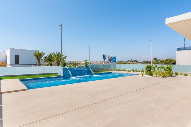 Foto af721334-37d6-4227-bae7-c835da911f10. Casa amb aparcament piscina a Campoamor Orihuela