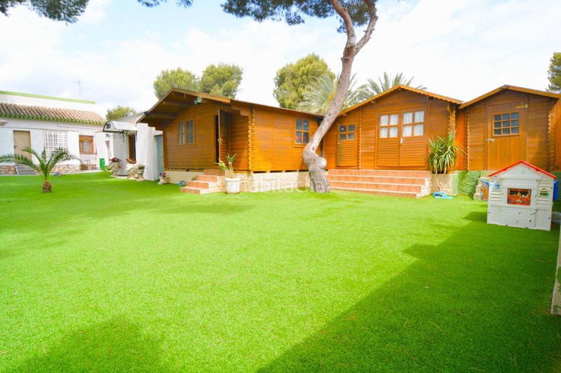 Foto 38a2eb07-b5d8-489d-b0e5-4e1744601f7a. Chalet en calle pablo neruda 2 en Campoamor Orihuela