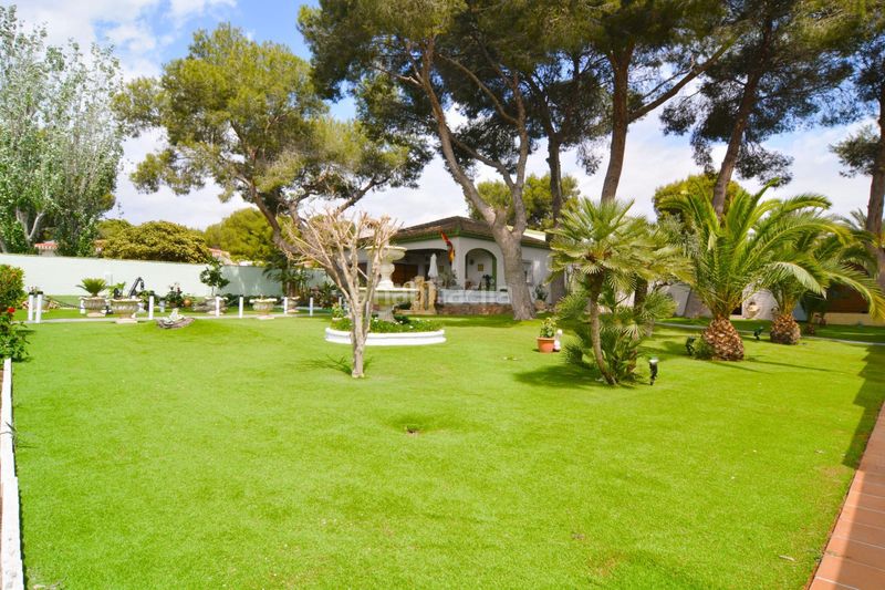 Foto 6ed5d123-490b-4647-a584-77dc46d10fe4. Chalet en calle pablo neruda 2 en Campoamor Orihuela
