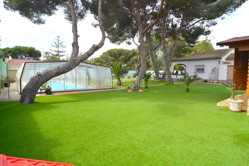 Foto 89acd9bc-1b93-45b0-8f5e-d071c2123045. Chalet en calle pablo neruda 2 en Campoamor Orihuela
