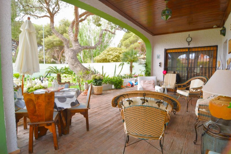 Foto bdbdda5d-cc86-48d0-9a2b-50e225dbd77a. Chalet en calle pablo neruda 2 en Campoamor Orihuela
