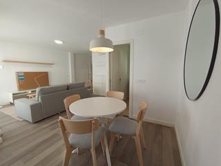 Alquiler Piso en Ensanche-Diputación. Se alquila vivienda amueblada con muebles de diseño a estrenar