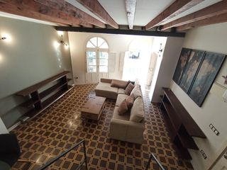 Miete Zweist�ckige Wohnung en Ensanche-Diputaci�n. Se alquila precioso d�plex amueblado con techos altos