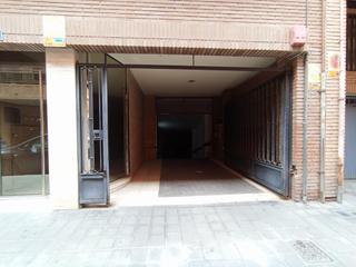 Car parking in Ensanche-Diputación. Se vende plaza de garaje, se alquila con opción a compra en zona