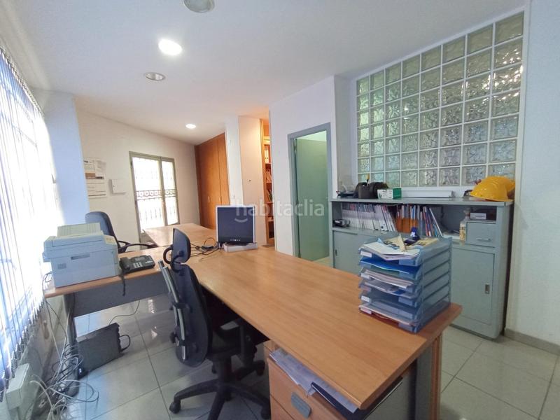 Foto 0f61d305-0112-4548-877d-8ec419d07afa. Local comercial se vende local comercial en chaflan en las cigarreras en Alicante