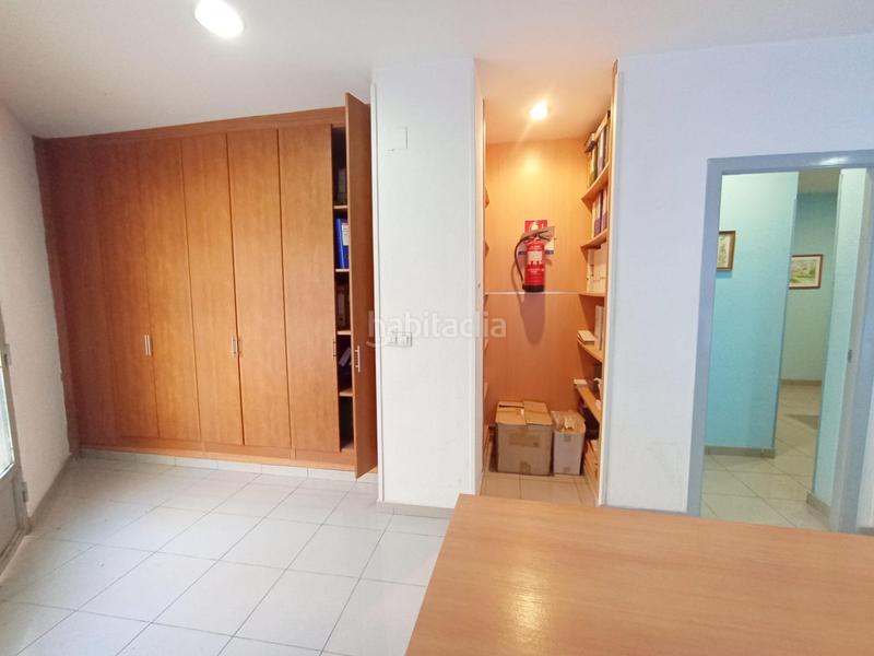Foto 665a8a92-cf9a-43aa-ad16-f81ec35a0e2d. Local comercial se vende local comercial en chaflan en las cigarreras en Alicante