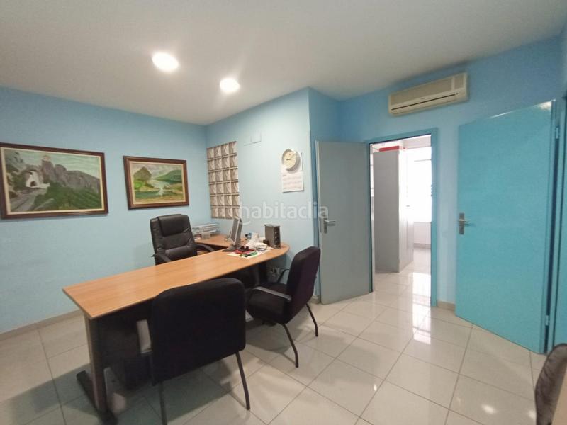 Foto d4b4409a-ca8b-4e1a-856a-00748ee1860e. Local comercial se vende local comercial en chaflan en las cigarreras en Alicante