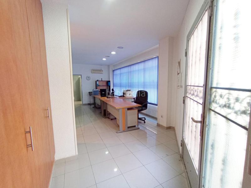 Foto fb58430e-8f4a-4f93-80bf-dcfb9709ede6. Local comercial se vende local comercial en chaflan en las cigarreras en Alicante