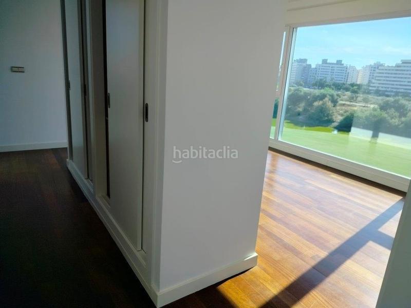 Foto 1b8c9458-a871-4d13-9a9e-62351bbd465a. Chalet con parcheggio in Alicante golf Alicante